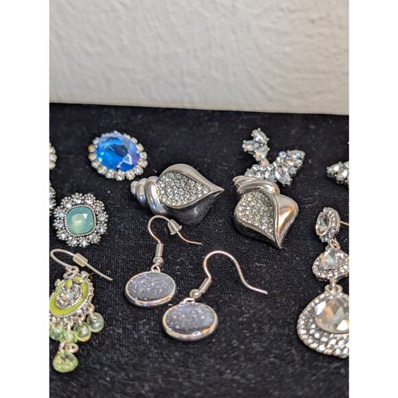 Fourteen Various Pairs of Silver Tone Earrings & One Jacket Pr Jewelry Lot - Picture 4 of 15